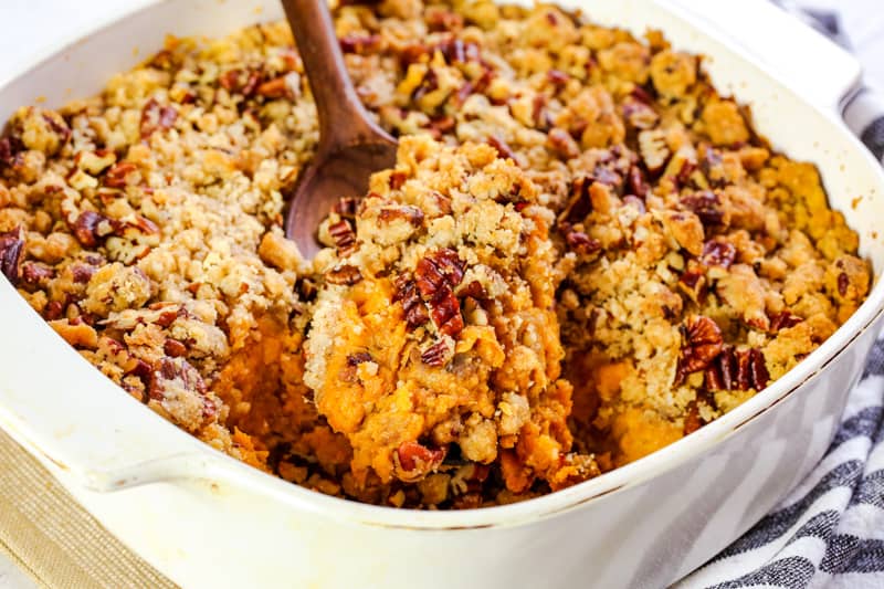 Sweet Potatoe Casserole with Praline Topping