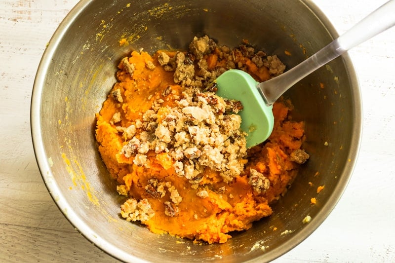 Sweet Potatoe Casserole with Praline Topping