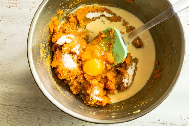 Sweet Potatoe Casserole with Praline Topping