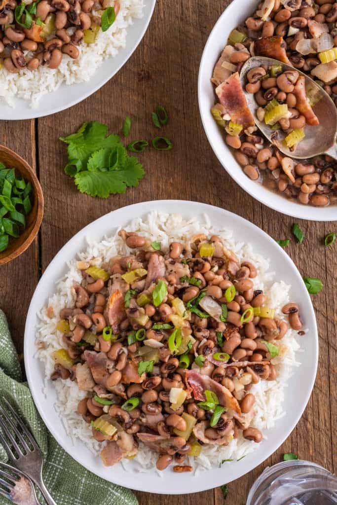 Overhead view of black eyed peas.