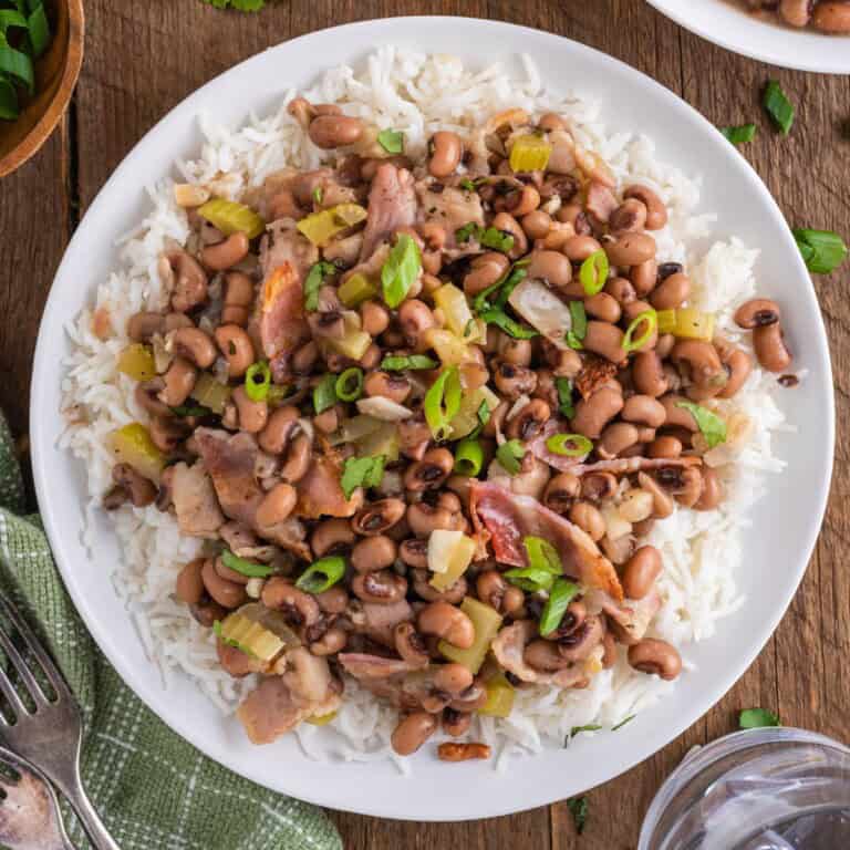 Overhead view of black eyed peas.