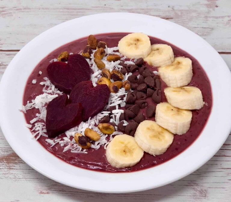 Red Velvet Beet Smoothie Bowl
