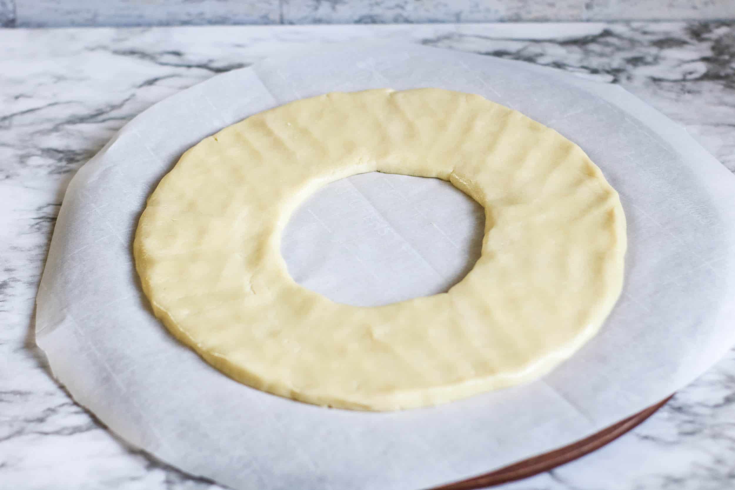 Cookie dough in wreath shape