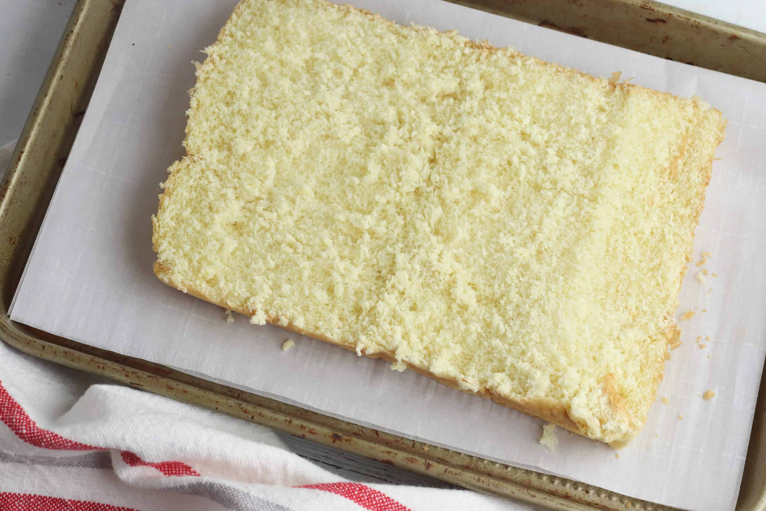 Hawaiian rolls sliced in half