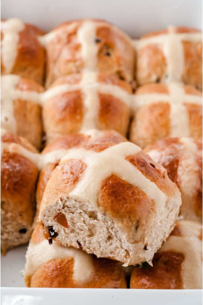 hot cross buns, closeup of one bun.