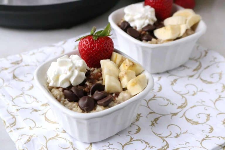 Instant Pot Oatmeal with Banana Split Topping