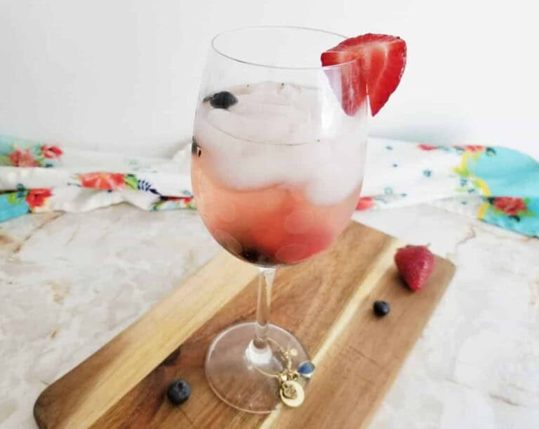 Refreshing Berry Vodka Spritzer