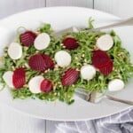 Arugula with beets and mozzarella