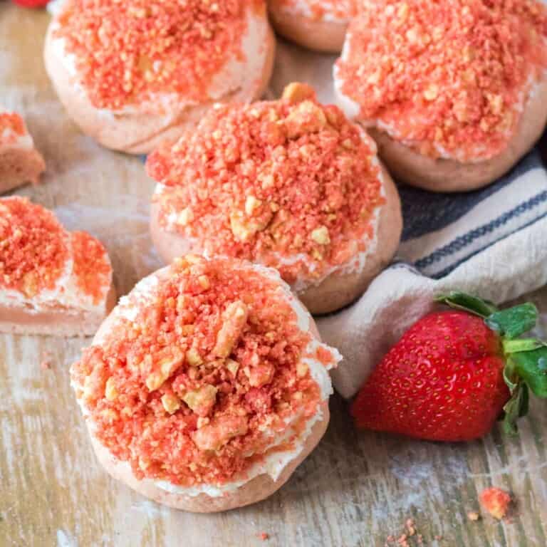 Overhead view of strawberry crunch cookies/
