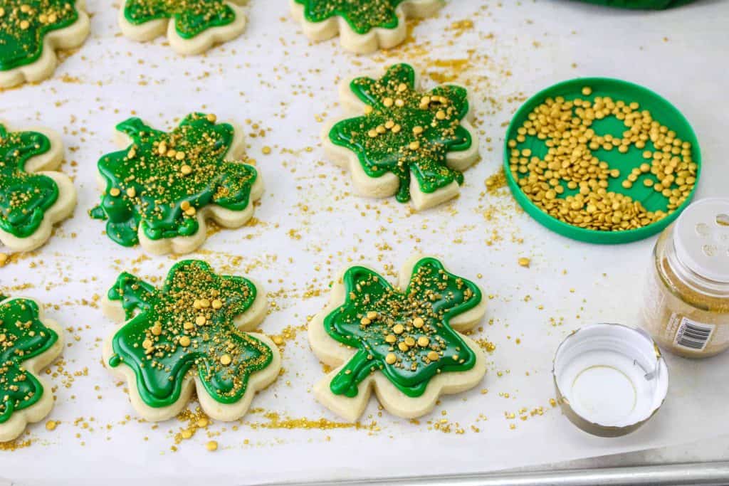 Decorating the St. Patrick's Day cookies