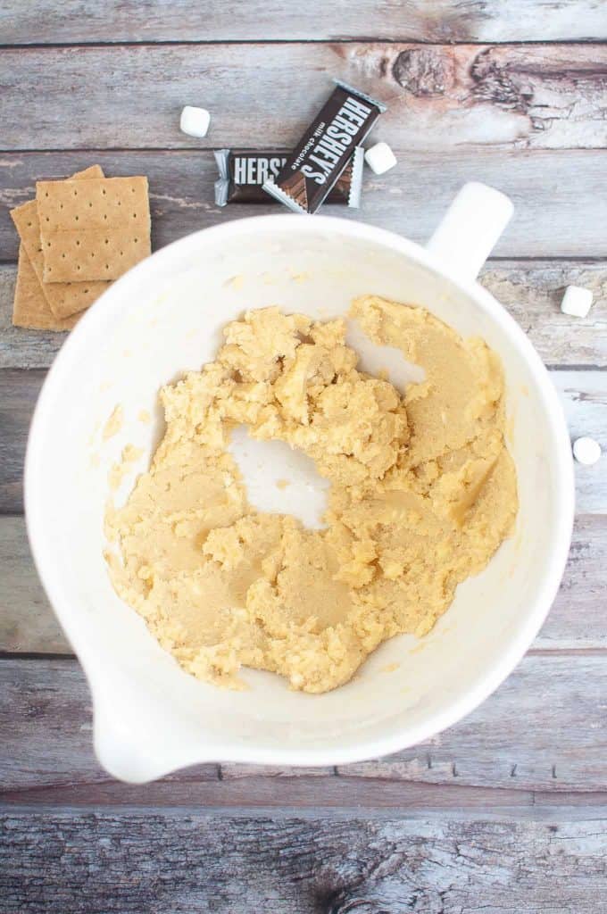 Butter and sugar in white bowl.