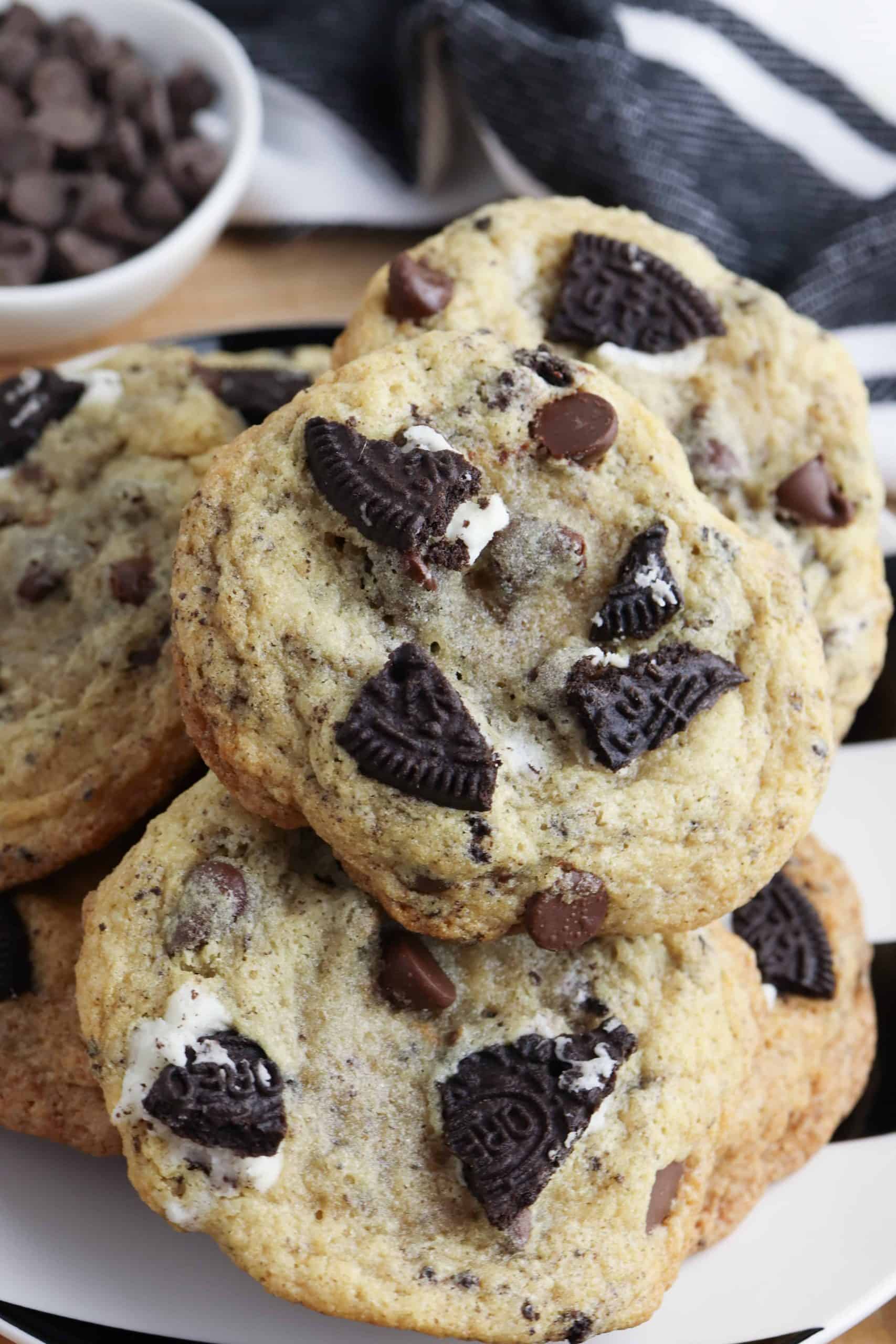 Chocolate Chip Oreo Chunk Cookies