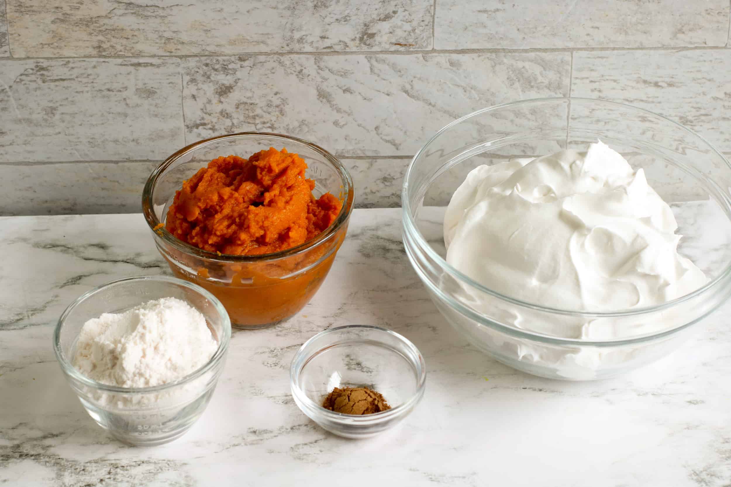 Ingredients to make the pumpkin fluff.