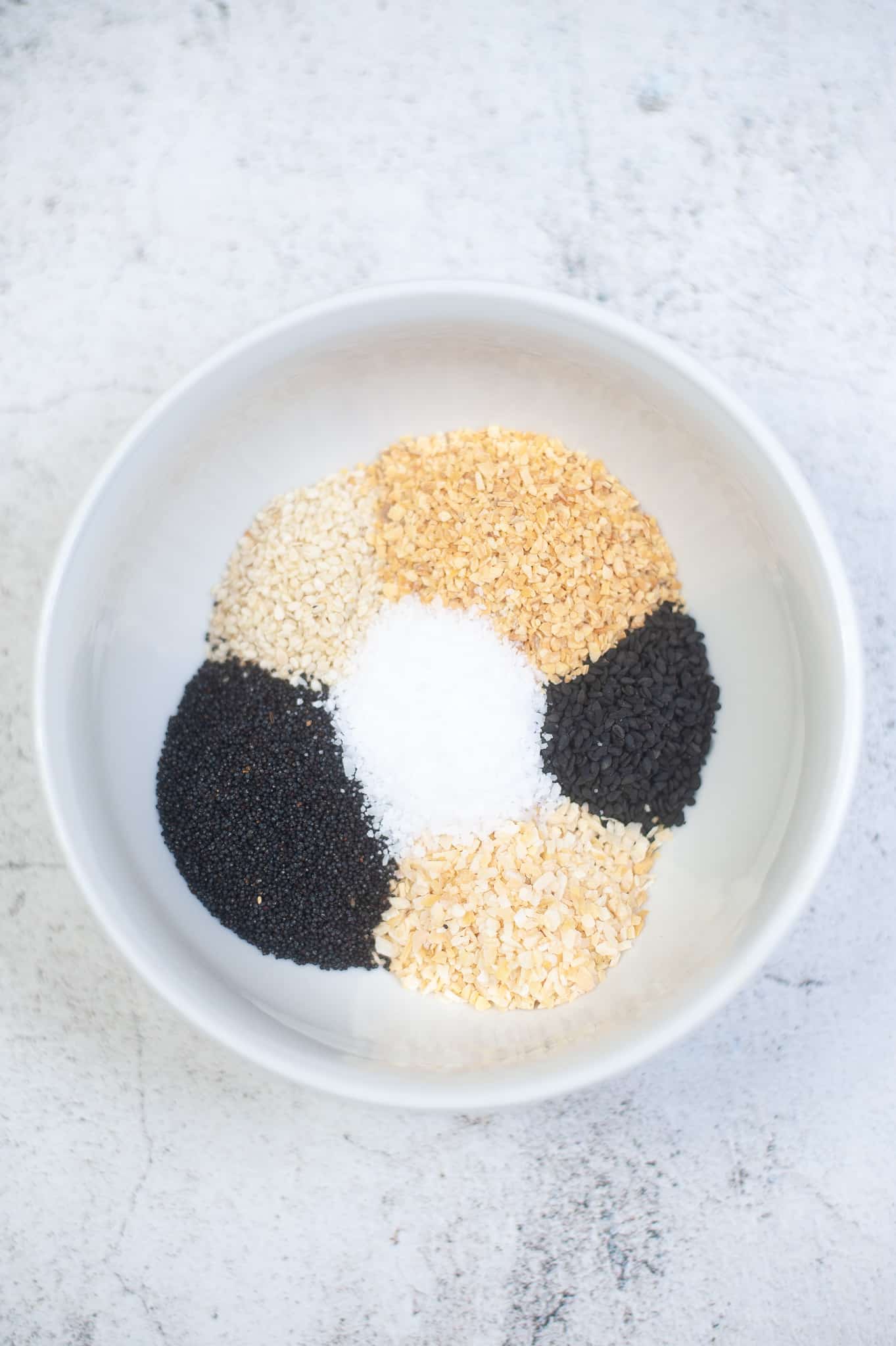 Everything Bagel basic spices in a bowl.