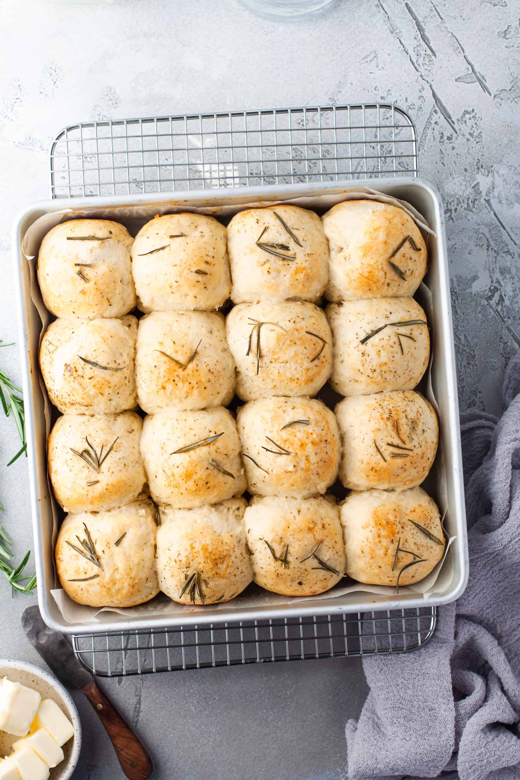 Overhead view of garlic rolls dinner.