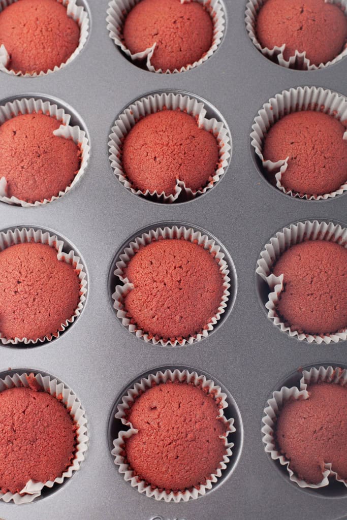 Cupcakes in tin.