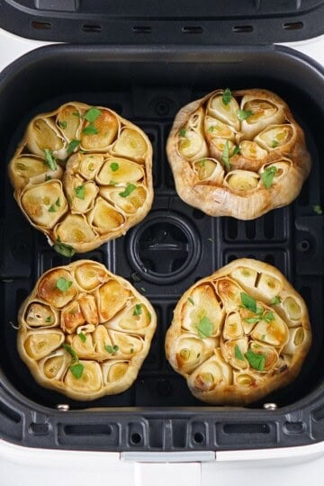 Air fryer garlic featured image.
