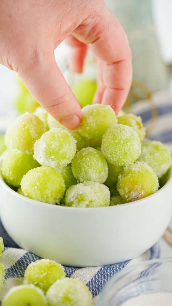 green grapes white bowl.