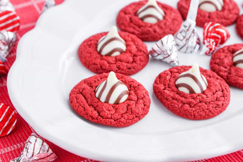 Red velvet blossom cookies.