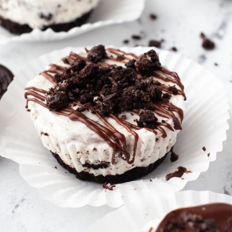 No Bake Mini Oreo Cheesecakes
